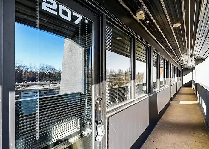 Brand New Condo Near Downtown Nash W Washer Dryer