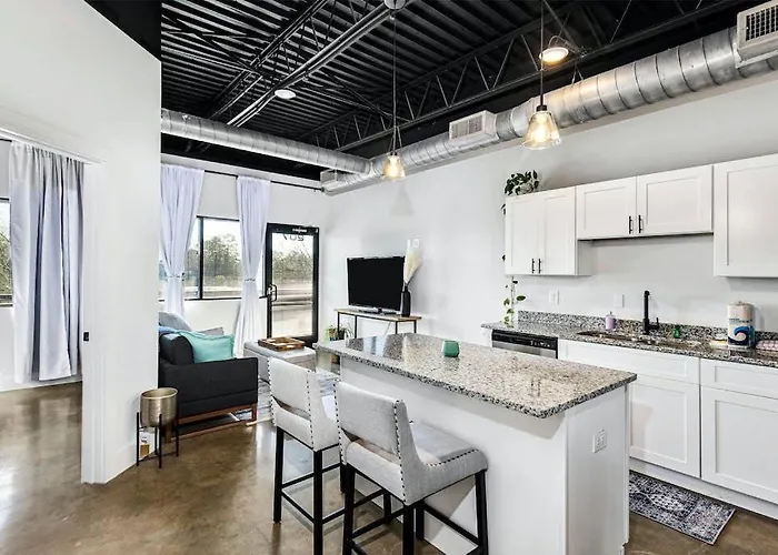 Brand New Condo Near Downtown Nash W Washer Dryer